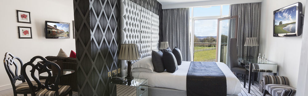 The Oxfordshire Golf & 4*