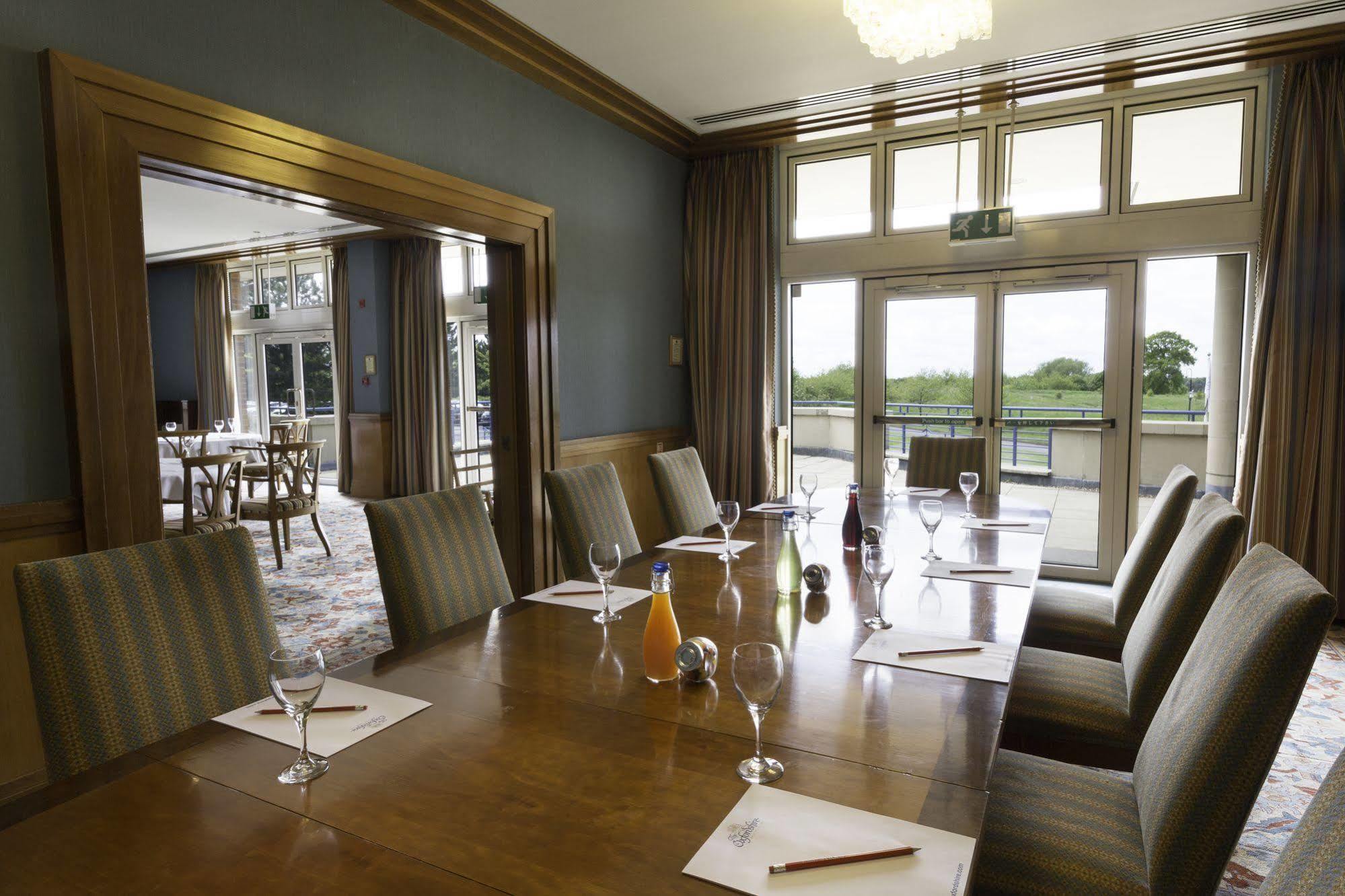 The Oxfordshire Golf & 4*